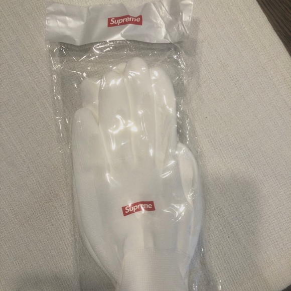 AUTHENTIC SUPREME RUBBER GLOVES - Picture 2 of 3
